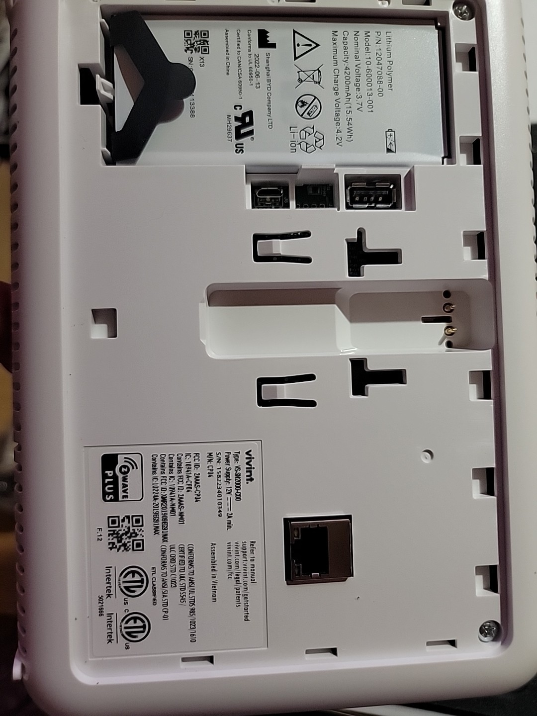 Vivint Smart Hub VS-SH2000-C00 Gen 2