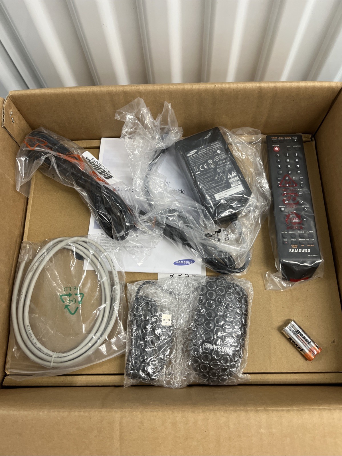 Samsung 4CH Real-Time DVR w/ 4 Hi-Res Cameras 1TB HDD #SDE-3003, NEW (Open Box)