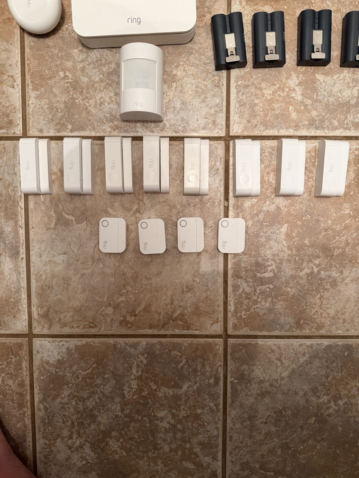 Ring Alarm Home Security System 26 Total Pieces. Includes 3 Cams And Doorbell