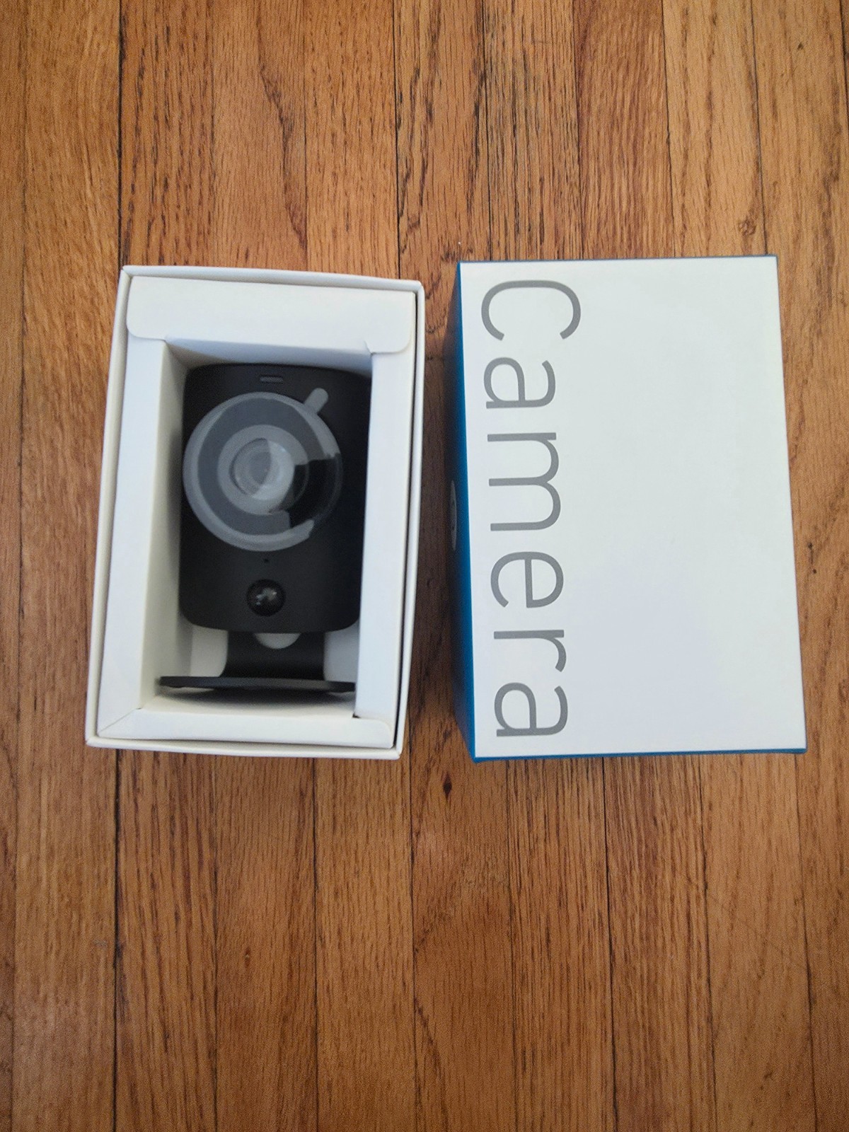 new SimpliSafe Home Security System Model SSCS3 phone monitoring through app