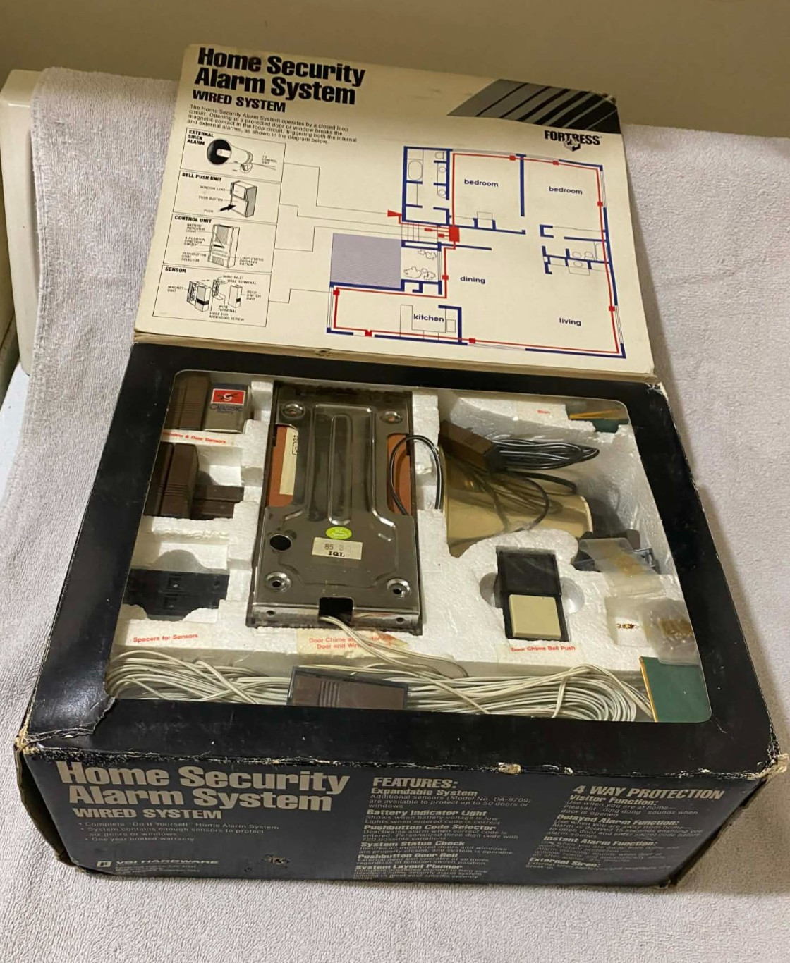 Vintage Fortress Home Security Alarm System Wired DA-9700 In Box