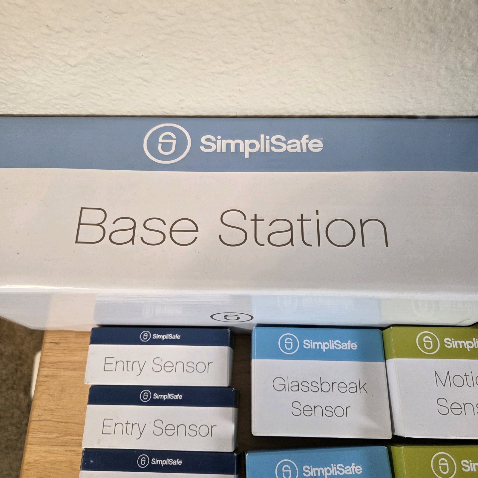 16 pc Lot SimpliSafe Wireless Home Security System SS 1500 1st Generation + Sign