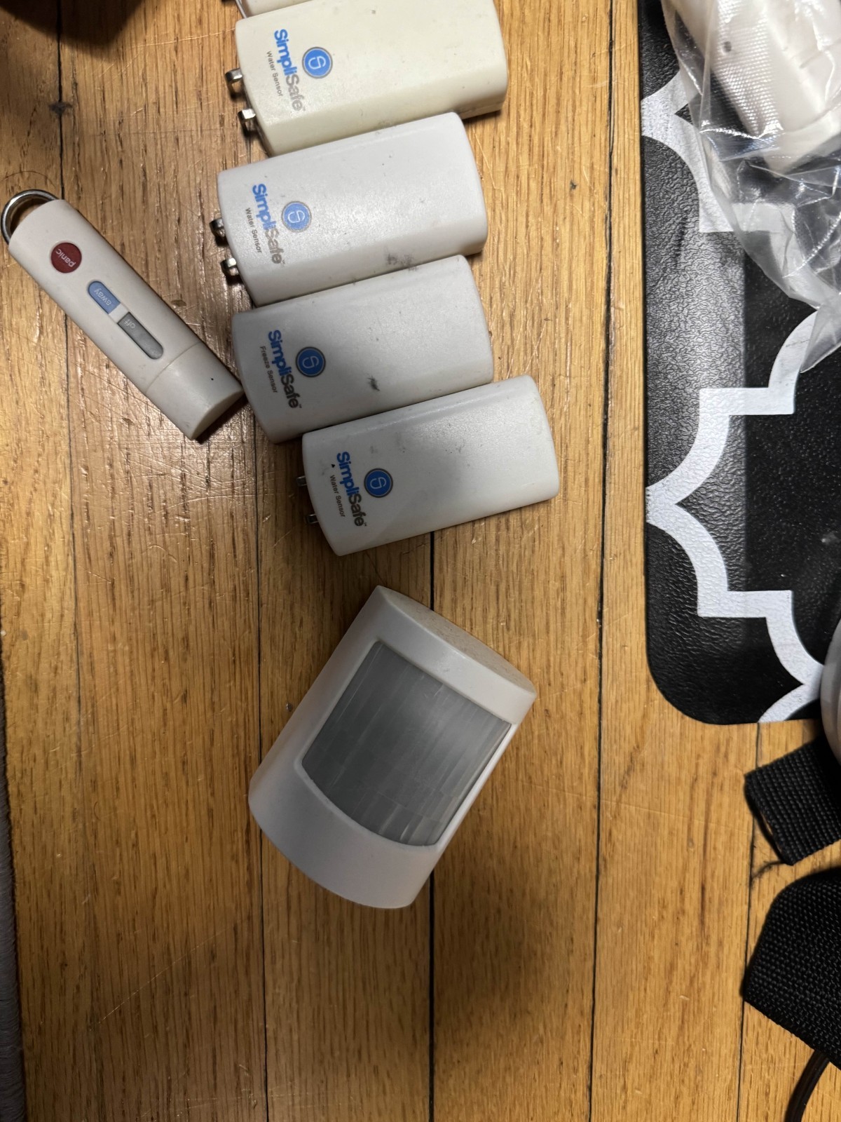 used SimpliSafe 1st Generation Original Security System Mixed Lot