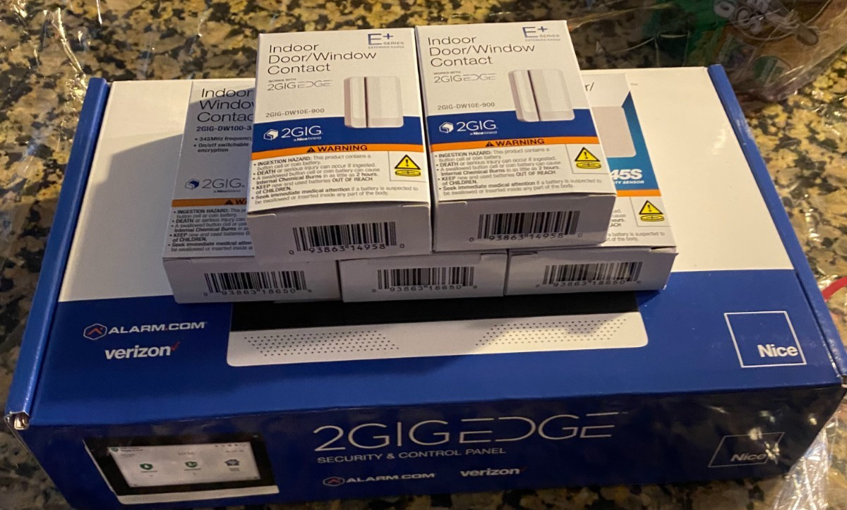 2GIG EDGE Security Panel with 7 In. Touchscreen Bundle with 5 Sensors-BRAND NEW