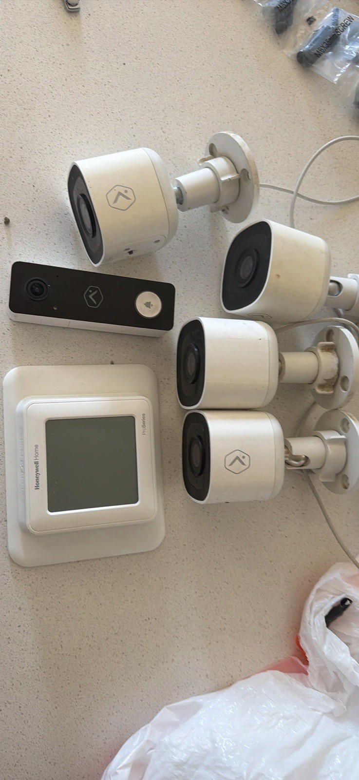 Honeywell Home ProSeries Wired System 4 Outdoor Cameras Doorbell Touchscreen