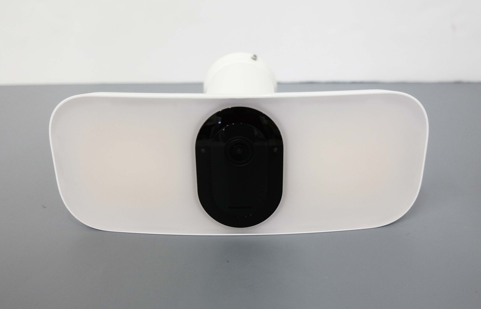 Arlo Pro 3 FB1001 Floodlight Indoor/Outdoor Security Camera – White