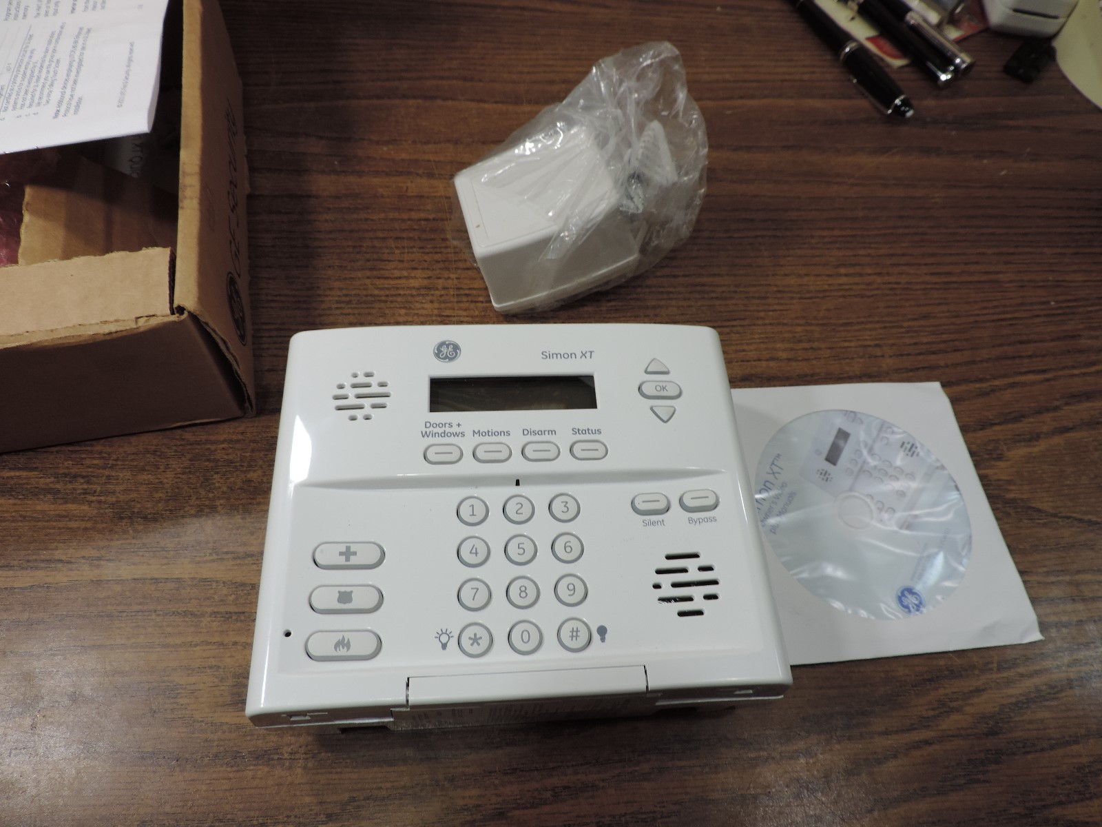 GE Simon XT Sum4 Interlogix 600-1054-95R-SUM4 Alarm Key Pad