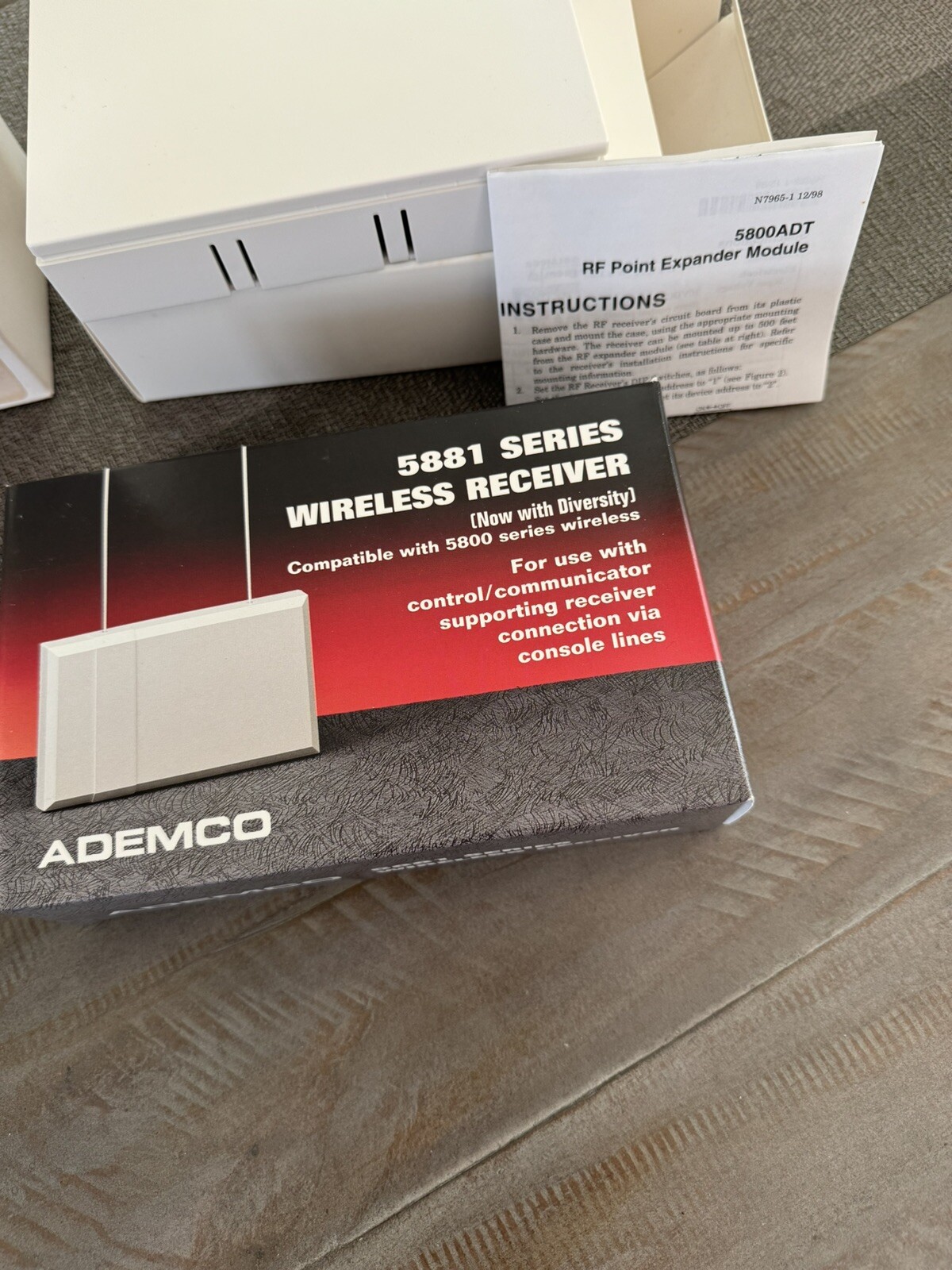 Ademco 5881 Wireless Receiver and 5800ADT RF Point Expander Module Combo in Box