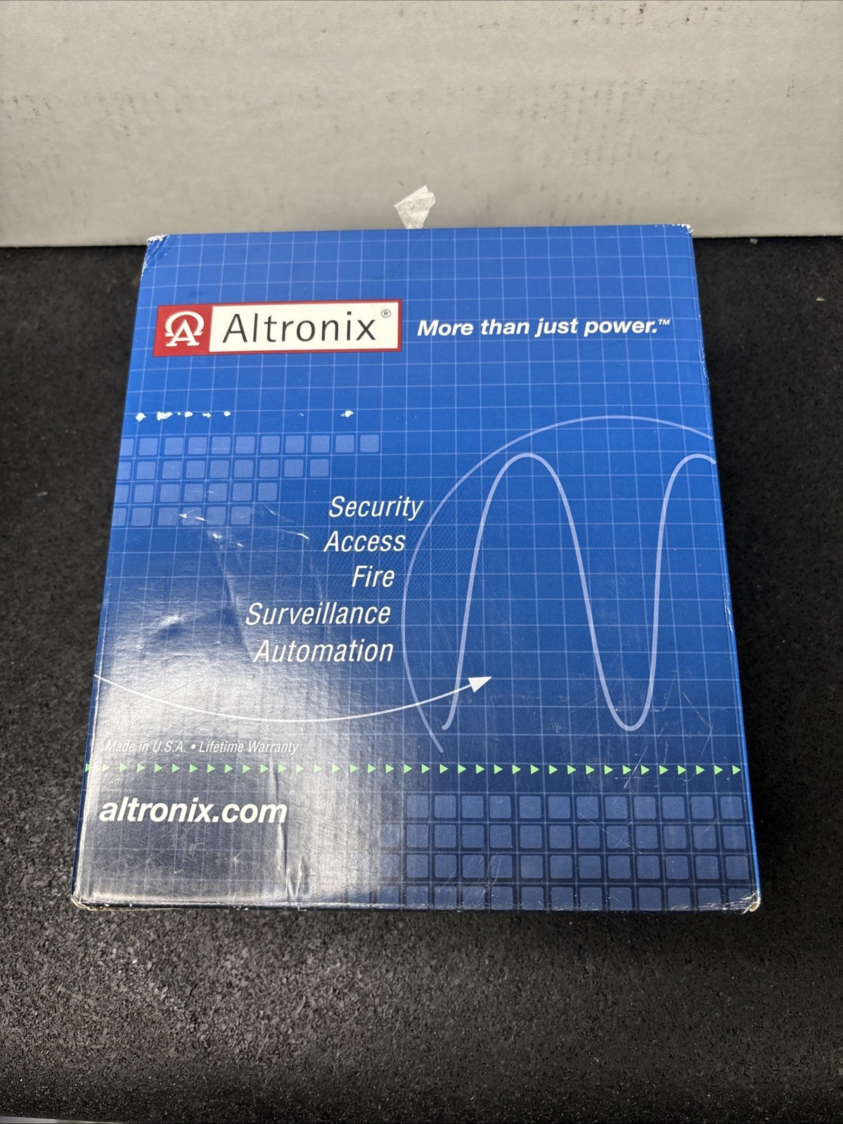 Altronix SMP3ET Power Supply/Charger Kit/12VDC @ 2.5A Grey EnclosureTransformer