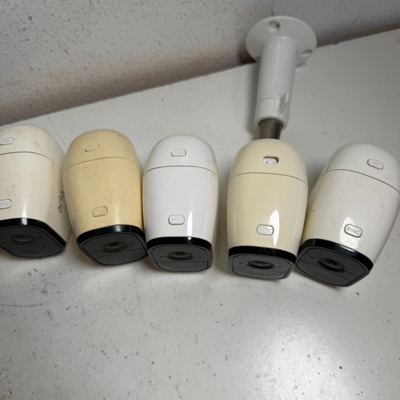 Netgear Arlo Pro White Smart Security Base Station Hub with Security Cameras