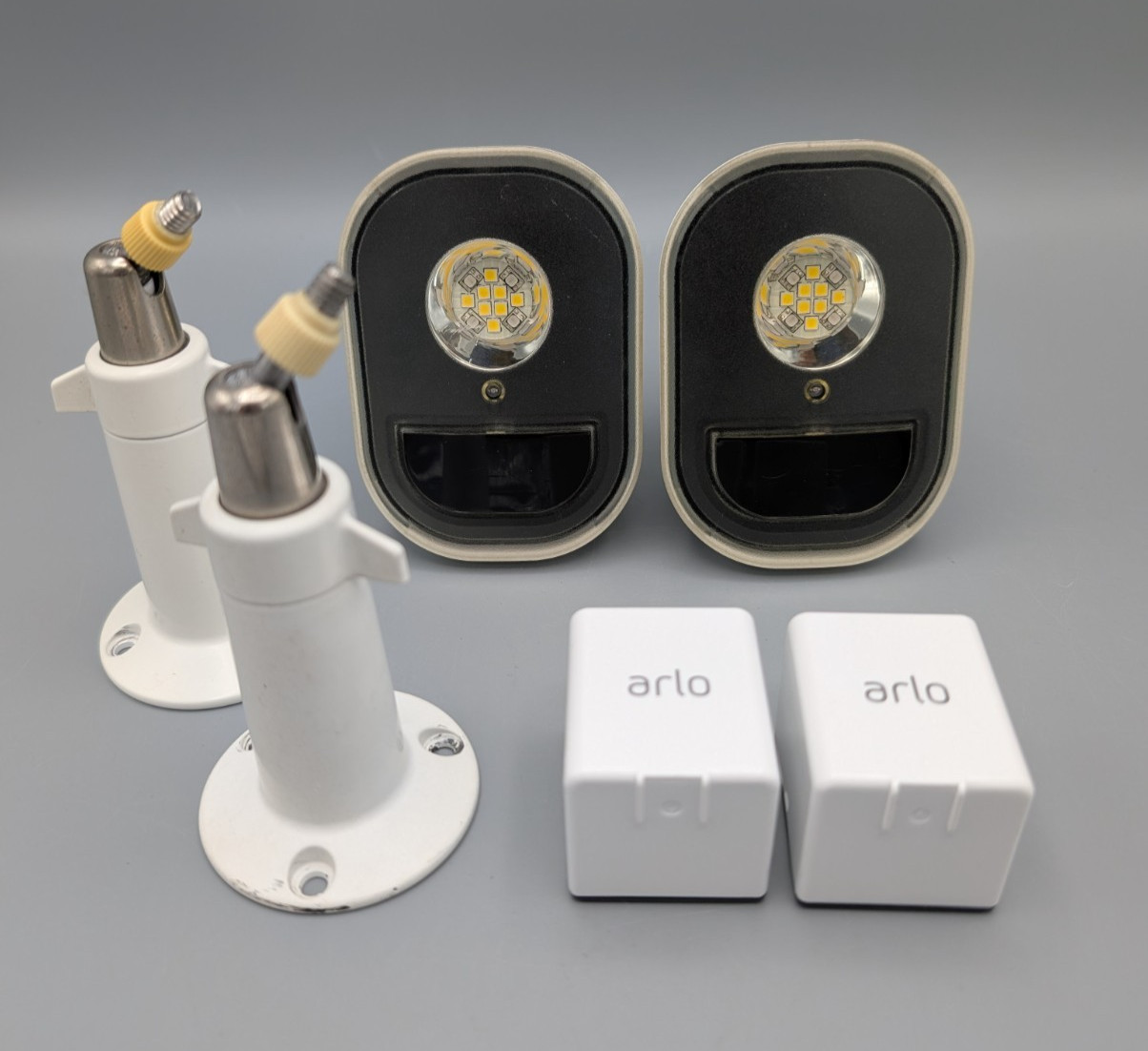 Netgear ARLO AL1101 Add-On Smart Security Lights with Batteries, Mounts Untested