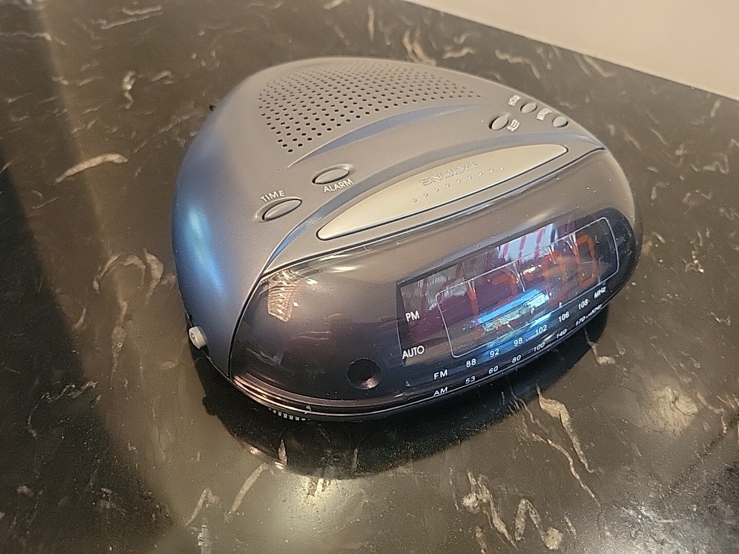 2.4 ghz wireless color camera with am fm radio alarm clock system TS-906