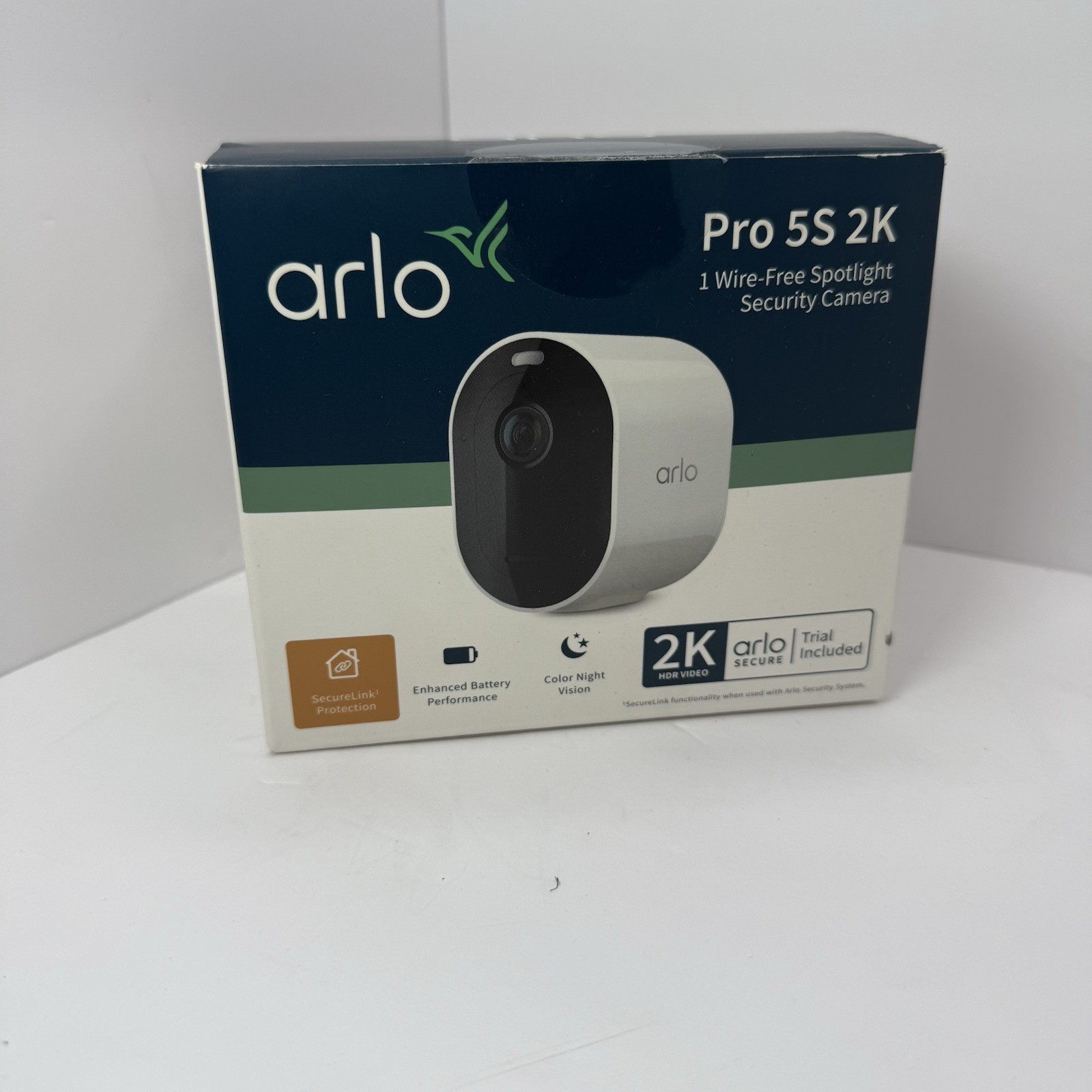 Arlo VMC3030 8 Cameras Plus 1 Arlo Pro 5s 2K Base Station 36 Batteries and Signs
