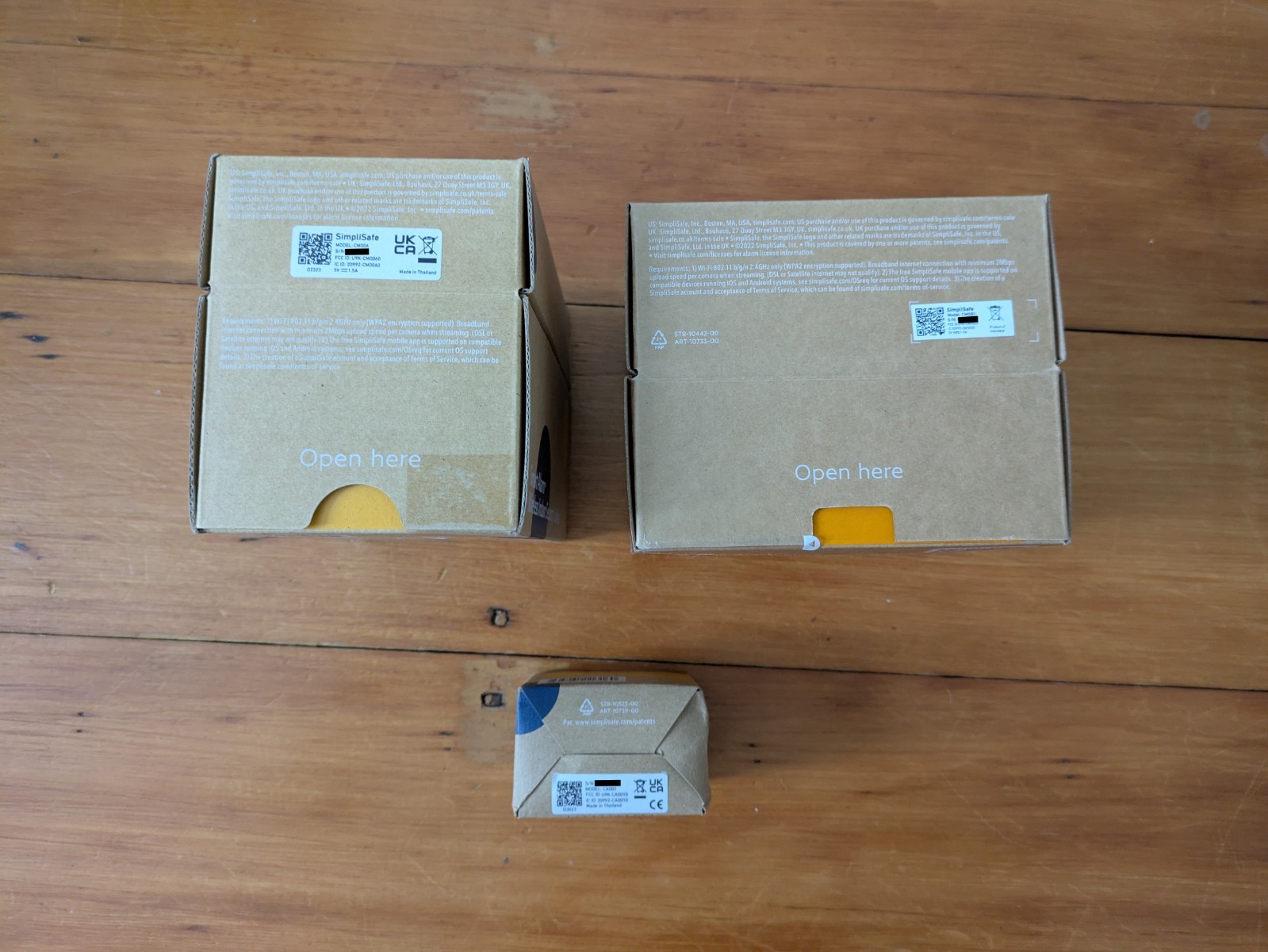 NIB SimpliSafe Lot: Outdoor Cam CM081 + Indoor Cam CM006 + Motion Sensor CA001