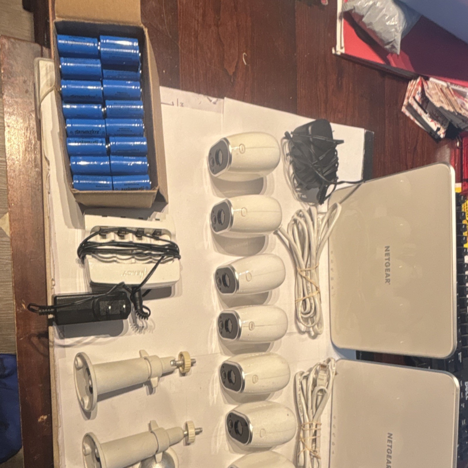 NETGEAR VMB3000 Wireless Security Camera System 8 Cameras Indoor/Outdoor