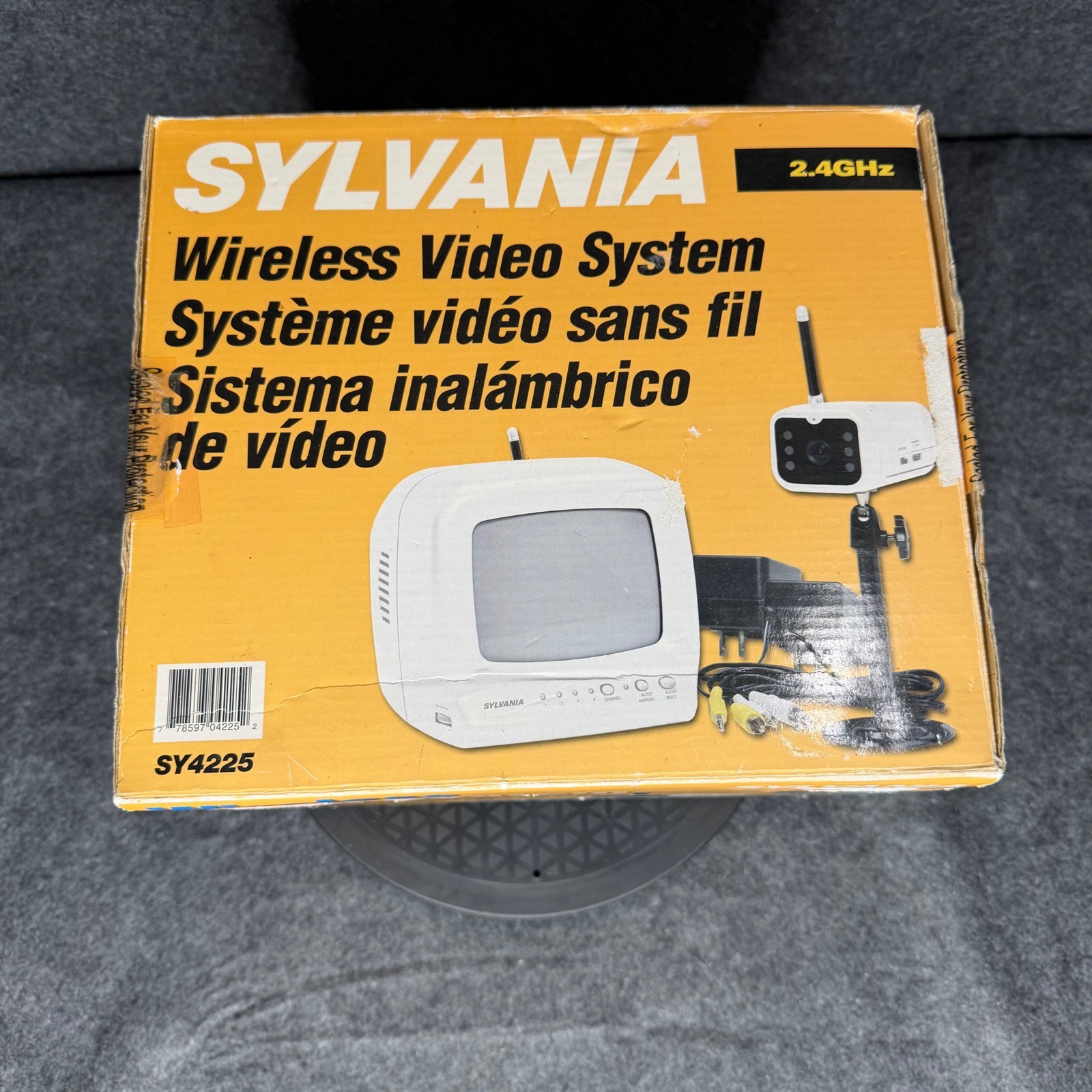 Sylvania SY4225 Wireless Video System 2.4GHz Security Camera Monitor Kit White