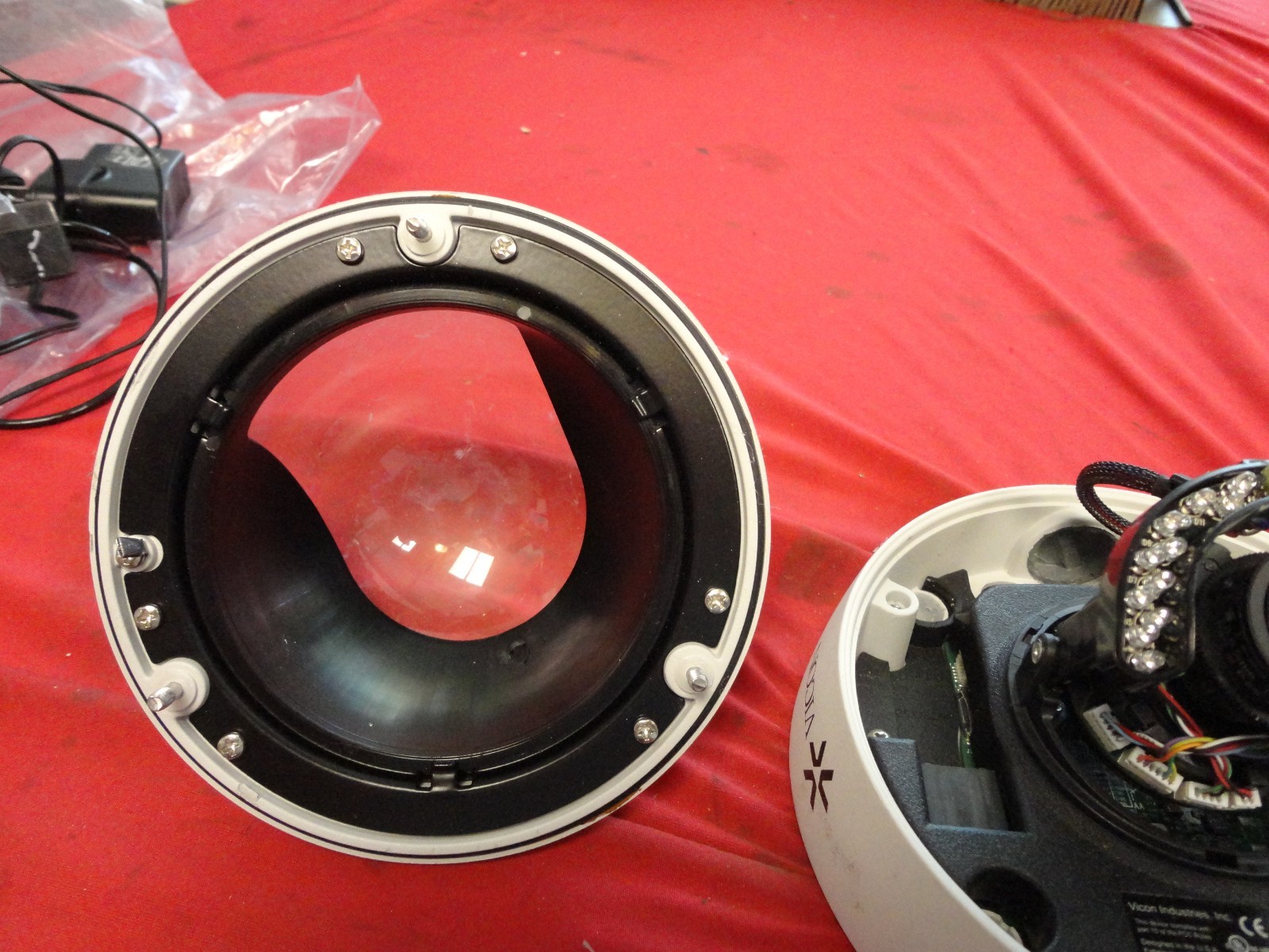 (7) VICON IQM62WR-A4 IQEYE ALLIANCE-MX CAMERA DOME HD 1080P – 1920 x 1080 30 fps