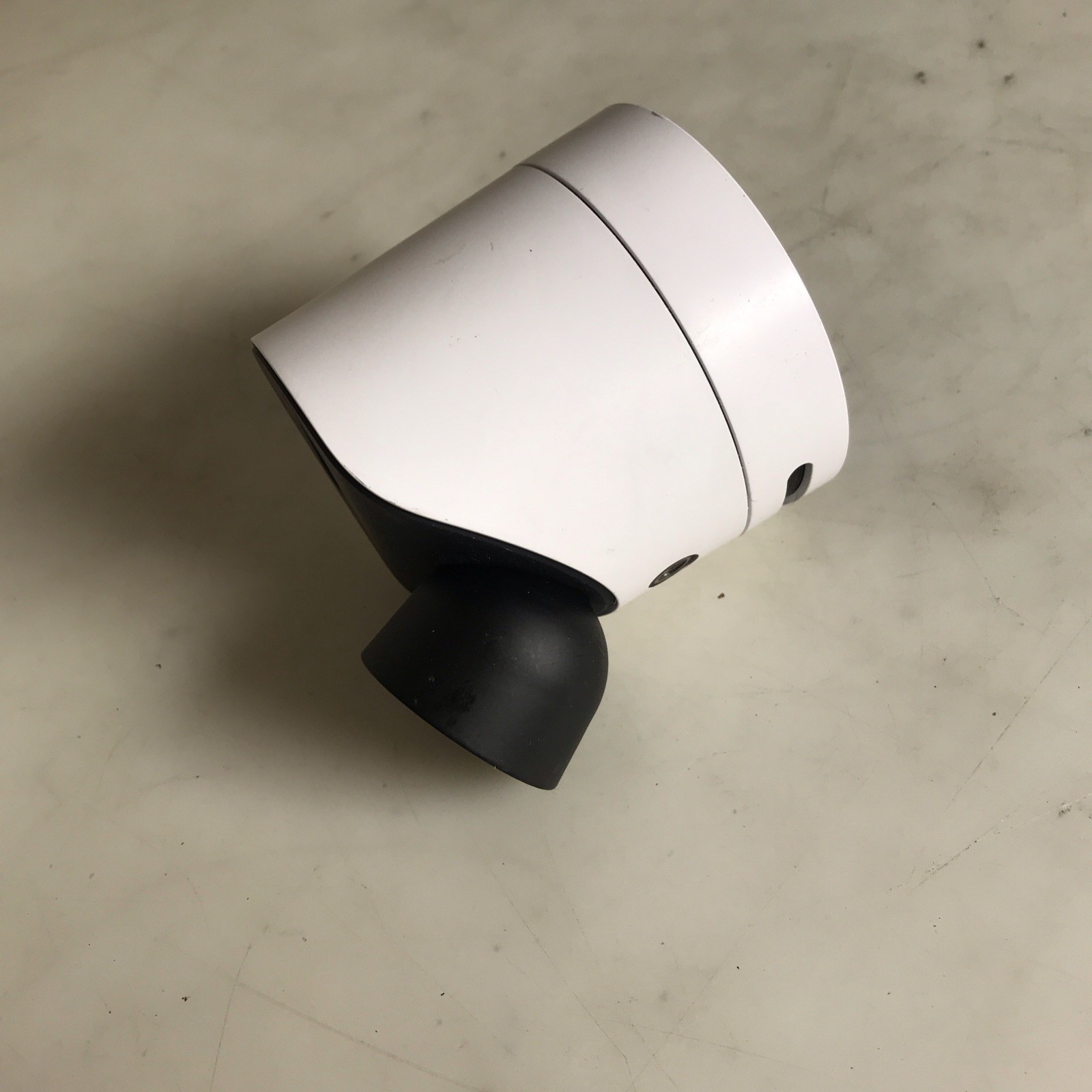 SimpliSafe Outdoor Camera CMOB1 Camera Only With Battery – No Charging Cable