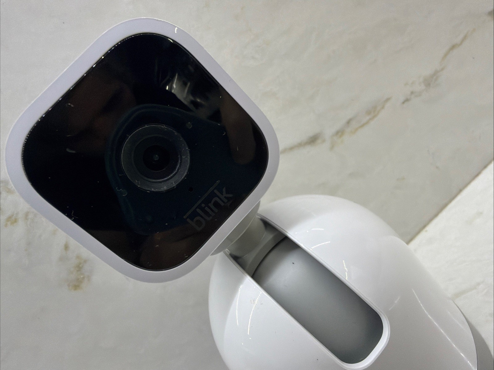 Blink Mini Pan-Tilt Alexa-Enabled Security Camera – White WORKING EXCELLENT