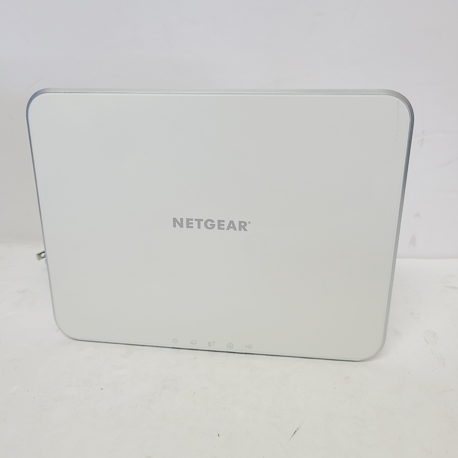 NETGEAR Arlo HUB VMB3000, 2 Arlo Q Cameras Vmc3040