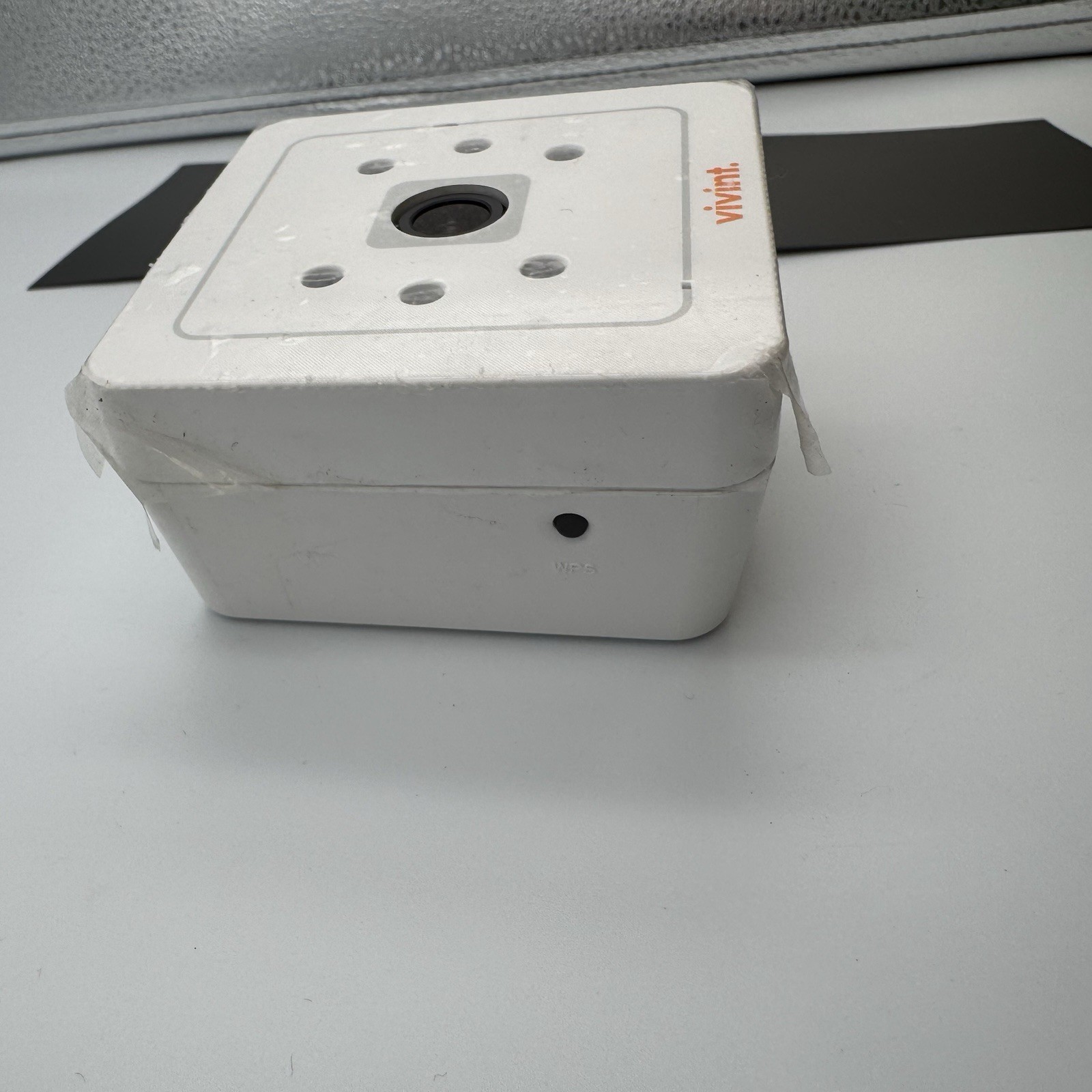 Vivint ADC-V520IR Indoor Wireless IP Camera NO STAND, ANTENNA, OR CORD