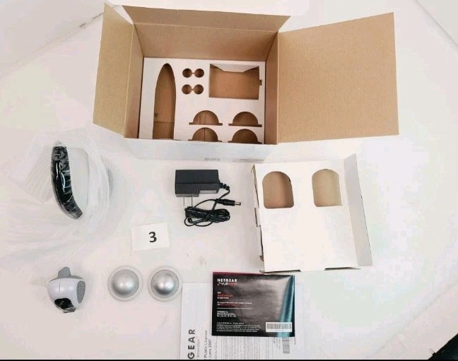 NETGEAR VueZone Wire-free Video Monitoring System VZSM2200-100NAS New