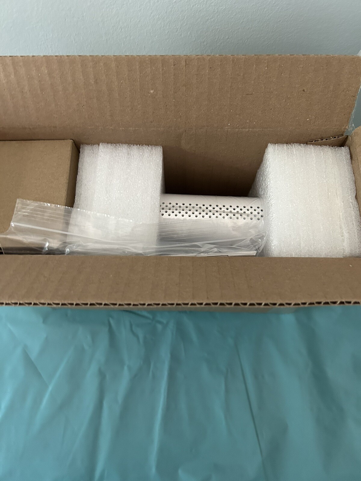 (New) LOREX LHWF1006G32, 6 CH, 1080p, WF Wireless, DVR 32GB(see Pictures)