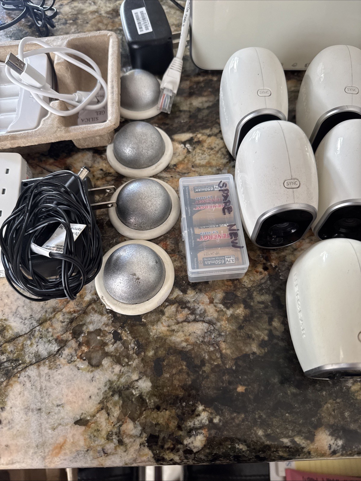 Arlo Smart Home Lot 5 Wireless HD Security Camera System Batteries chargers