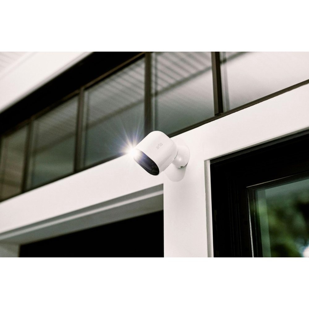 Arlo Pro 3 Two-Camera System SmartHub 2K HDR Wire-Free White Security Bundle