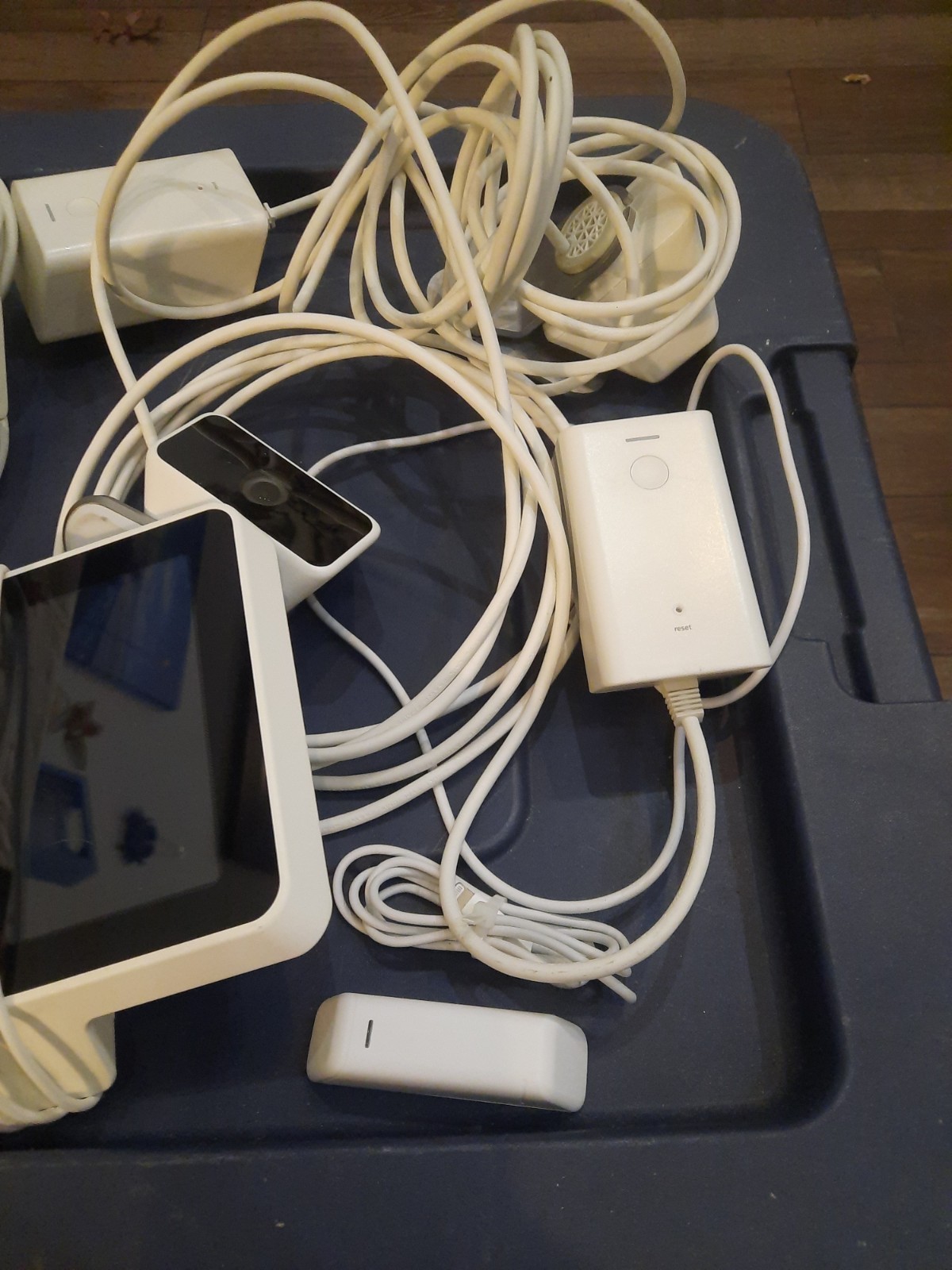 Xfinity Home Security System Lot – Touchscreen Hub, HD Camera, And More
