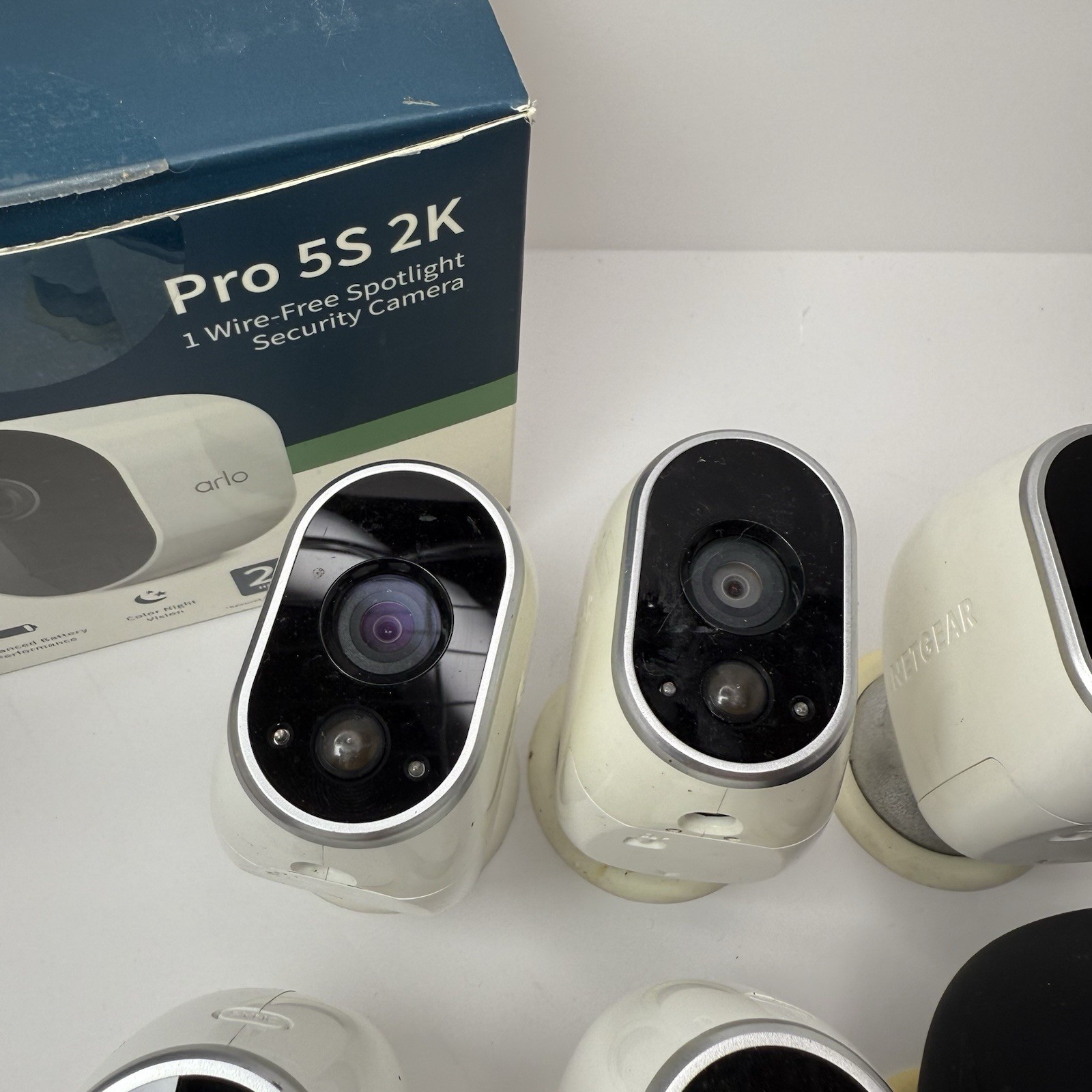 Arlo VMC3030 8 Cameras Plus 1 Arlo Pro 5s 2K Base Station 36 Batteries and Signs