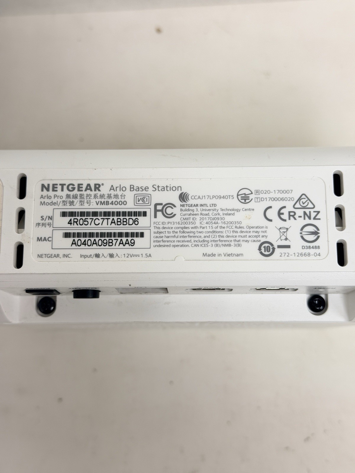 Arlo Netgear Base Station VMB4000 for Arlo, Pro, Pro 2. FOR PARTS, READ