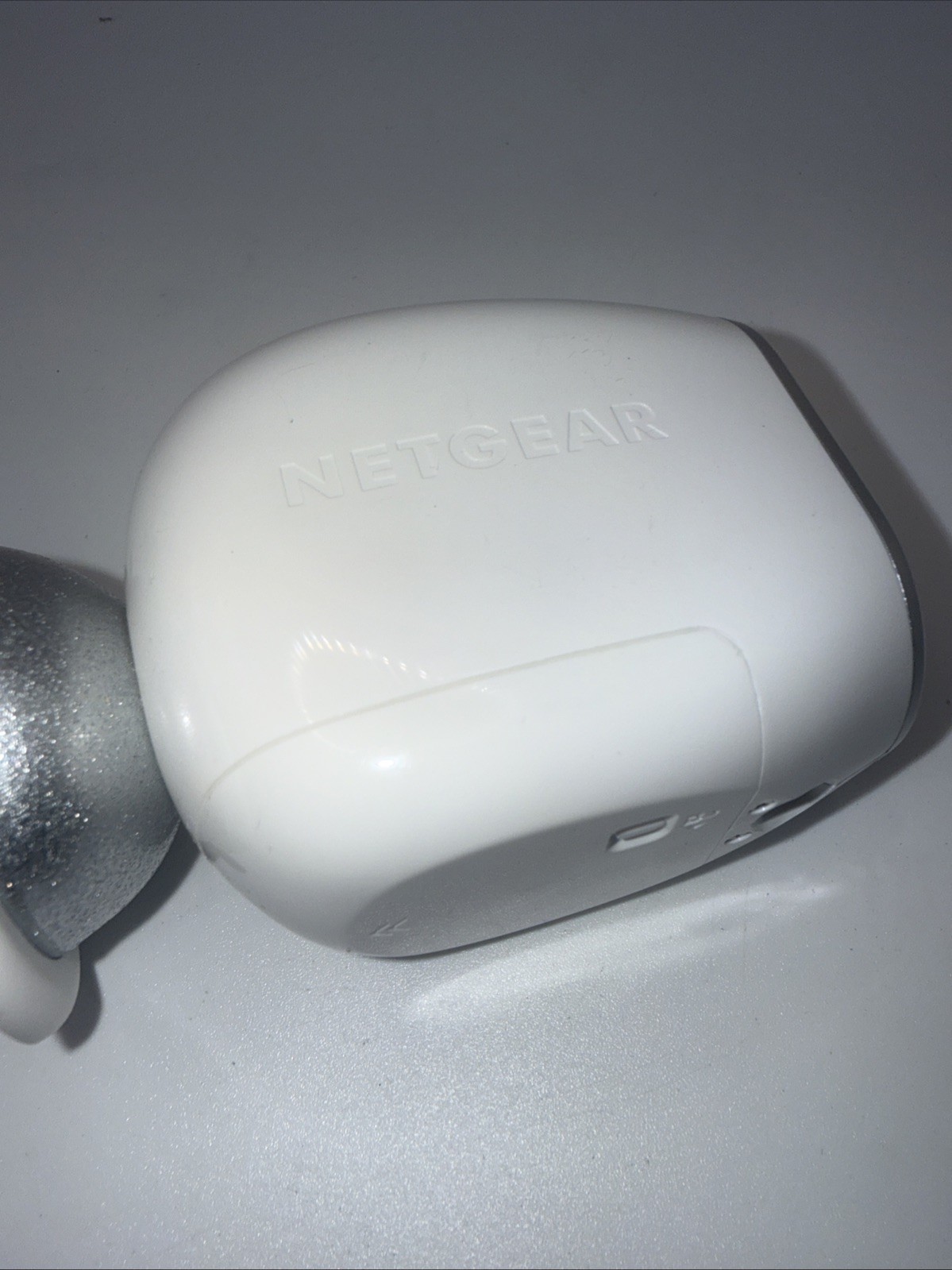 Netgear Arlo VMC3030 HD Wireless Add-On Security Camera With Magnetic Mount