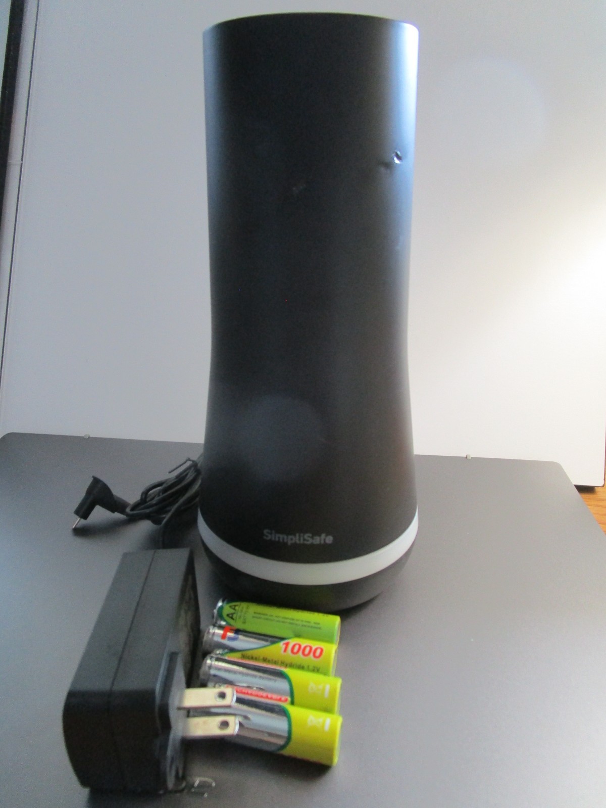 Simplisafe SSBS3 Home Security Base Station Black w/Power Supply & batteries