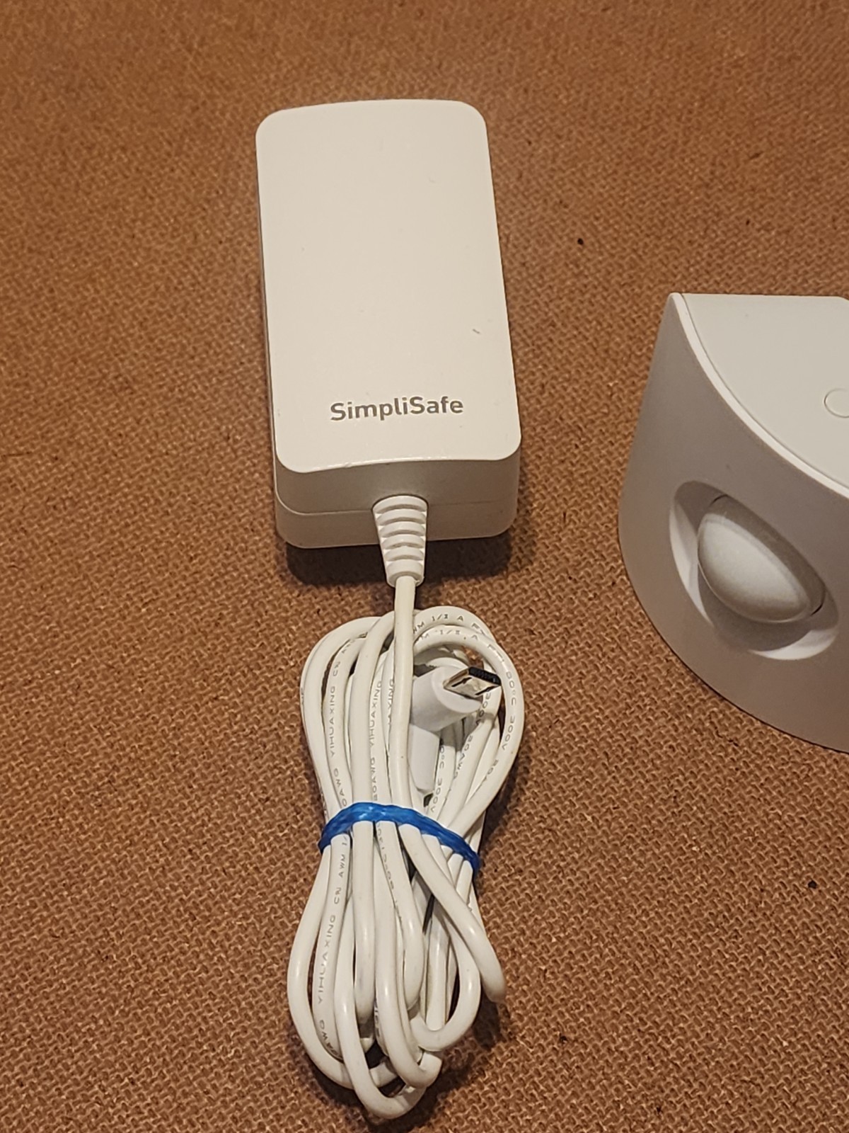 SimpliSafe Home Security System Lot Motion/Entry Sensors Keypad Base SSBS3 READ!