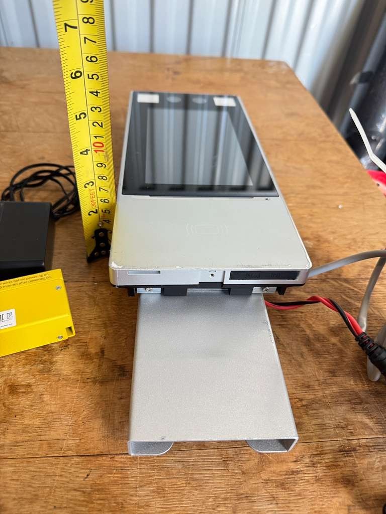 UNV OET-213H-BTS1-BD Face Recognition Access Control Terminal with a Digital Det
