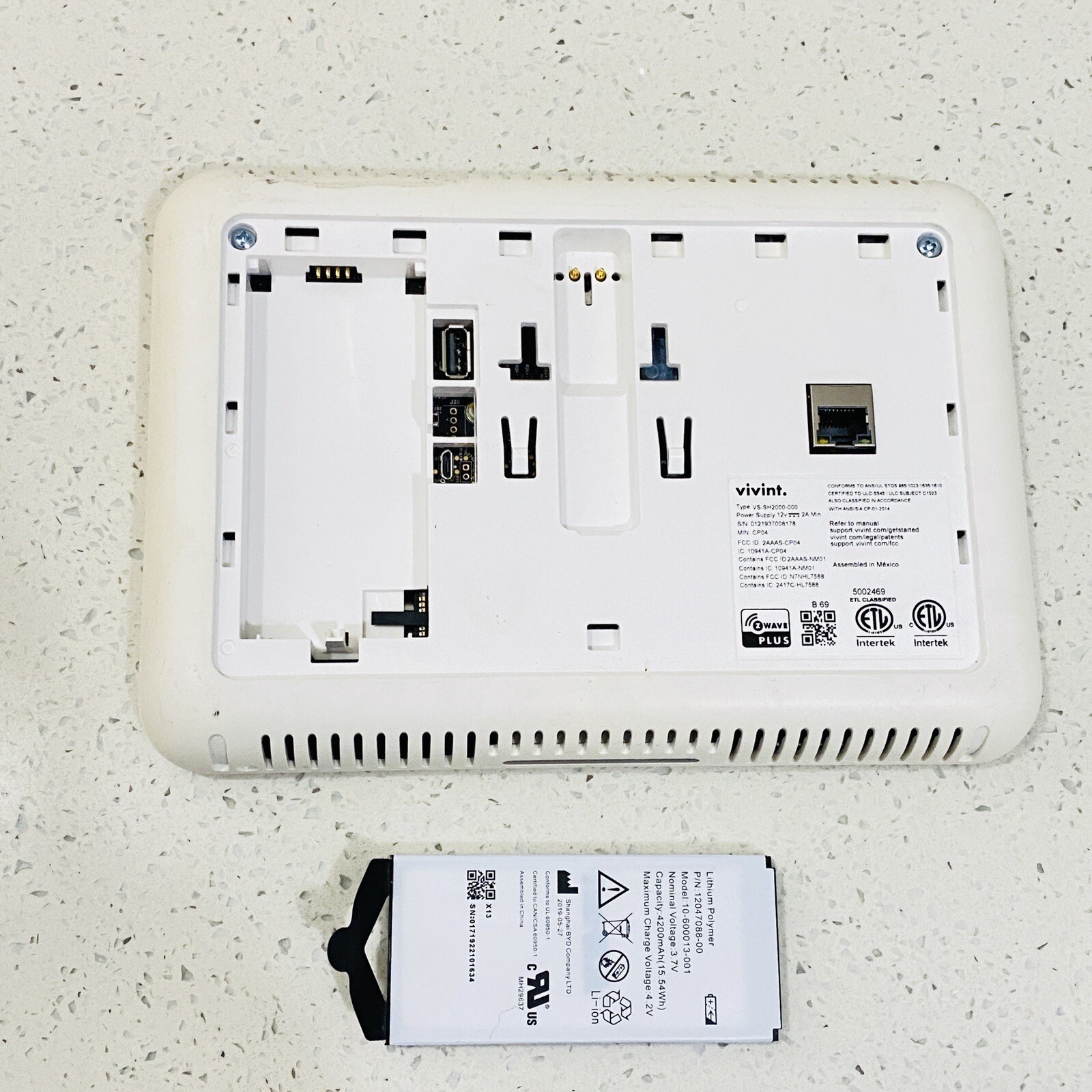 Vivint Smart Home Sky Control Panel Display Smart Hub VS-SH2000-000 Z Wave Plus