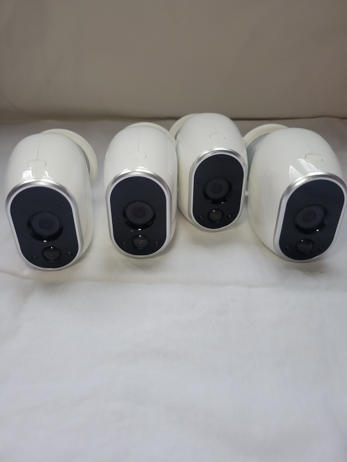 ⭐️Netgear Arlo VMC3030 Add-on HD Indoor / Outdoor Security Cameras (4) Untested