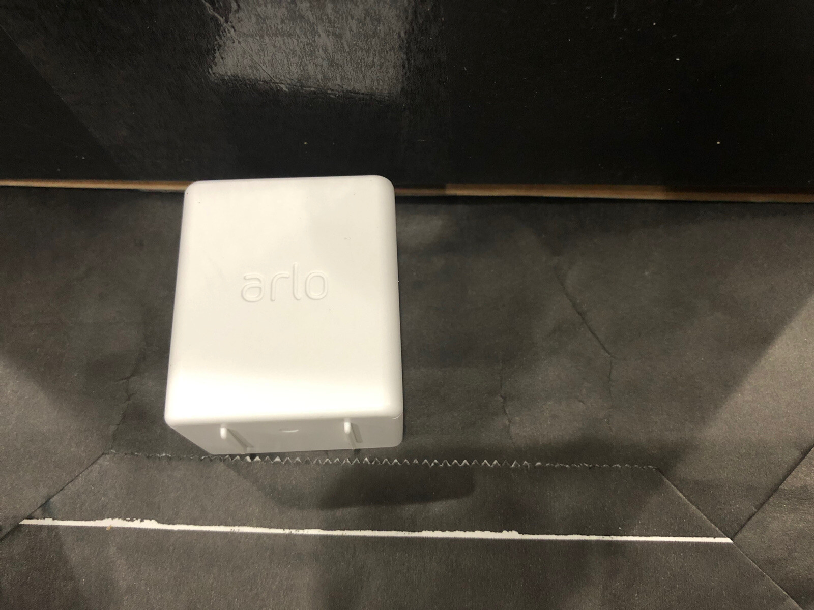 New Arlo Ultra Add-on 4K Security Camera UHD Wire-Free W/Battery & Mount VMC5040