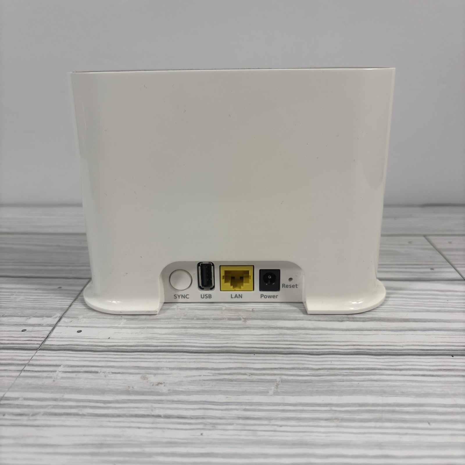 Arlo VMB4500 SmartHub Base Station WiFi Hub w/ Power Adapter & Ethernet Cable