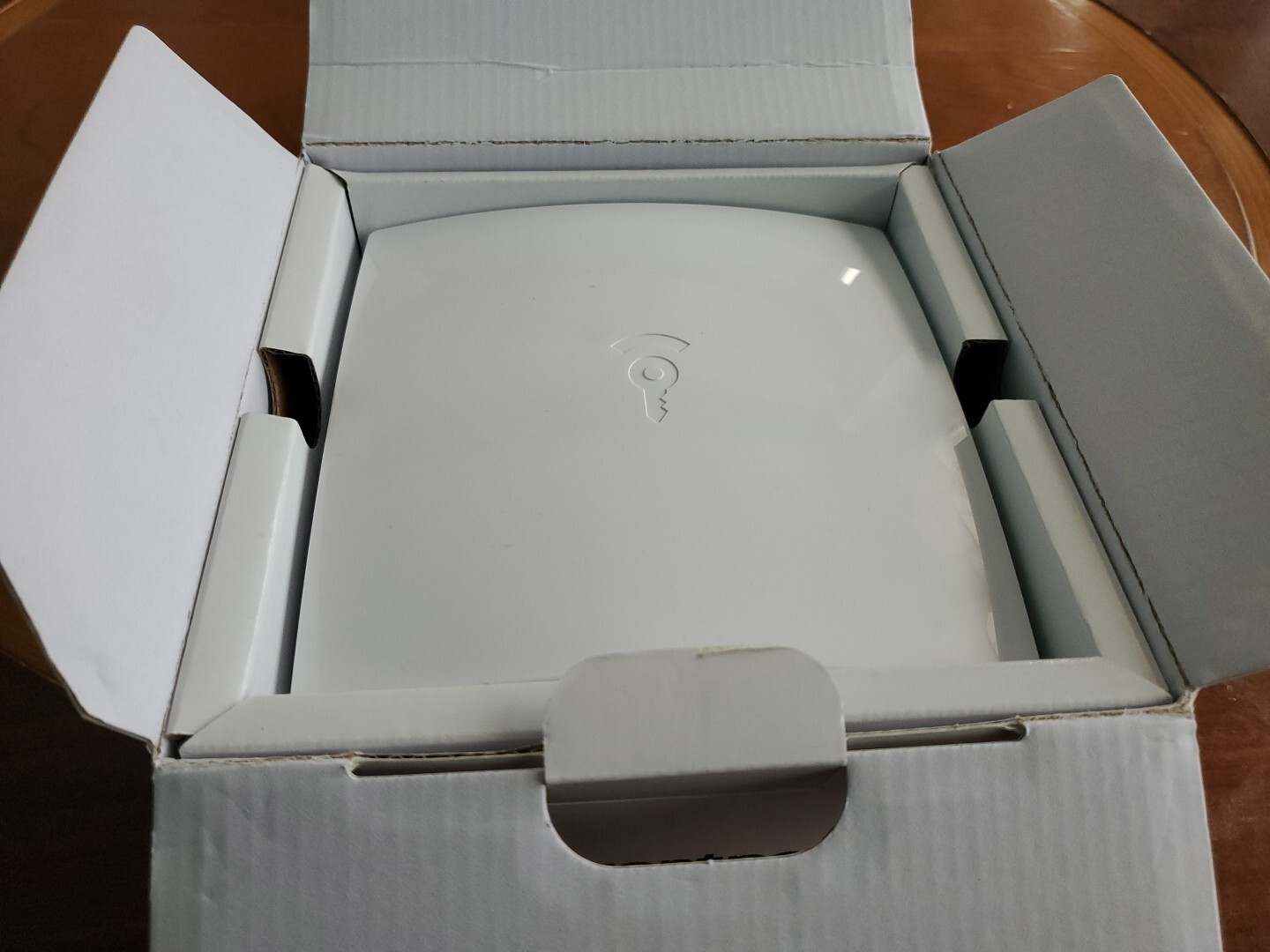 Frontpoint Hub And Power Supply FPHUB3.1 Home Security System