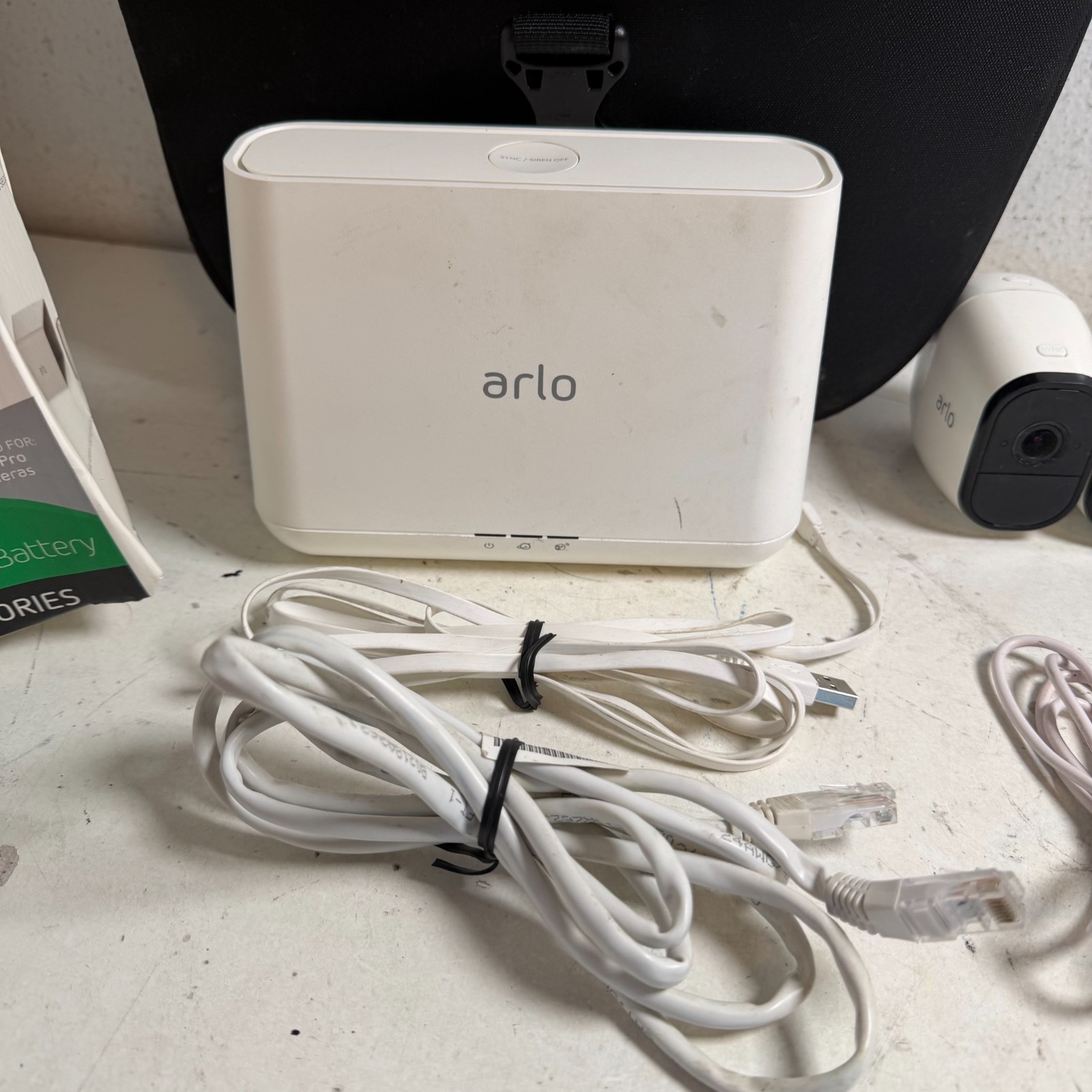 Netgear Arlo Pro White Smart Security Base Station Hub with Security Cameras