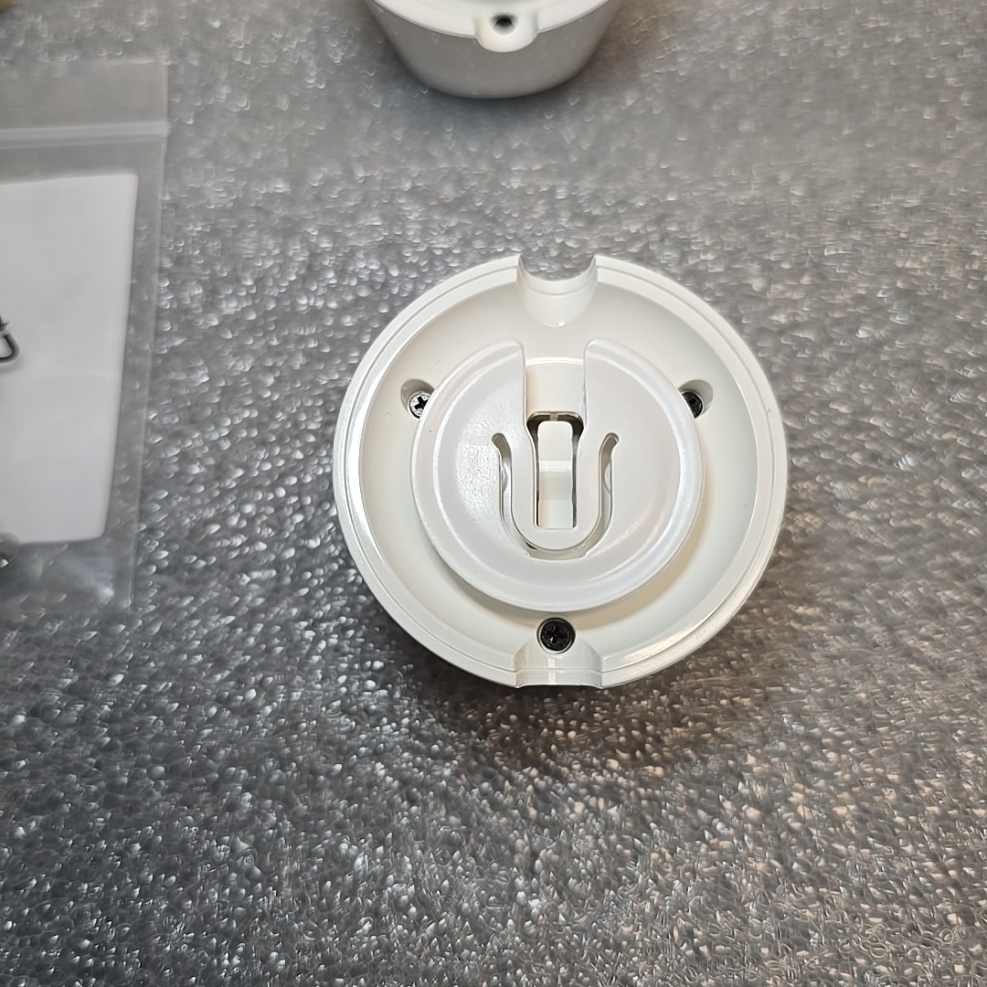 Arlo Magnetic Wall Mounts Set of 2 for Ultra, Ultra 2 Pro 3 & Pro 4 Unused.