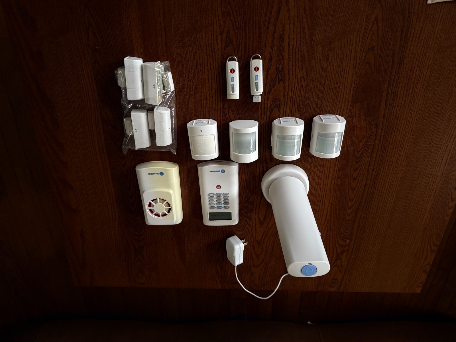 SimpliSafe Home Security System Bundle Base Station Keypad Camera Sensors Remote