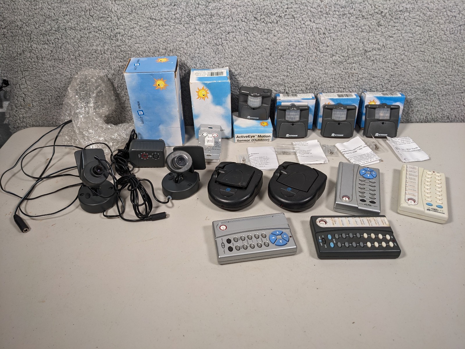 Large Lot X-10 Powerhouse Home Security Surveillance Controllers Cameras Motion