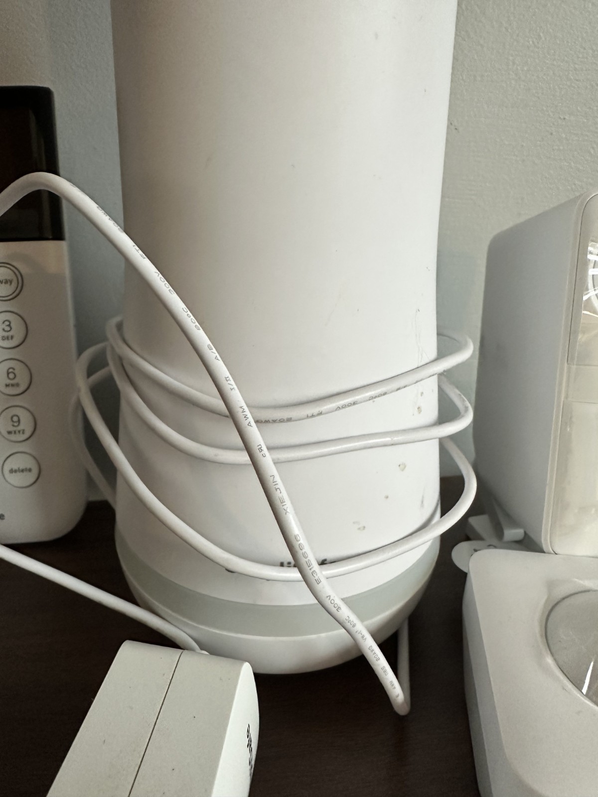 Simplisafe Security System – Keypad, (2) Motion Dectors, Camera and Door Sensor