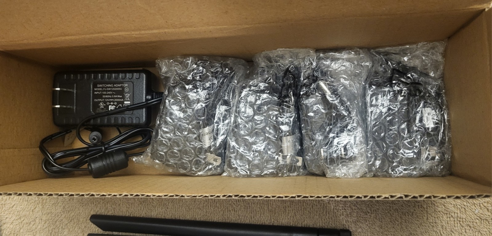Wisenet SNK-B73047BW 1TB HD, 4 Bullet Cameras 1080p Dual Antenna Indoor/Outdoor
