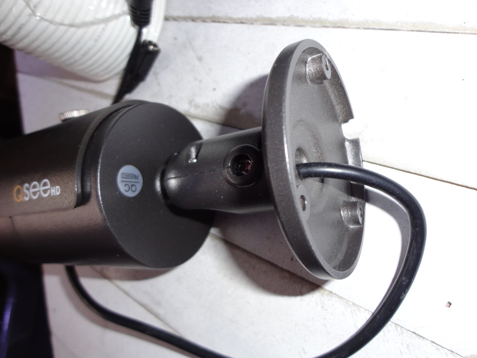 NEW – Q-See QCA8050B 1080P Analog HD Bullet Security Camera w/ BNC Cable