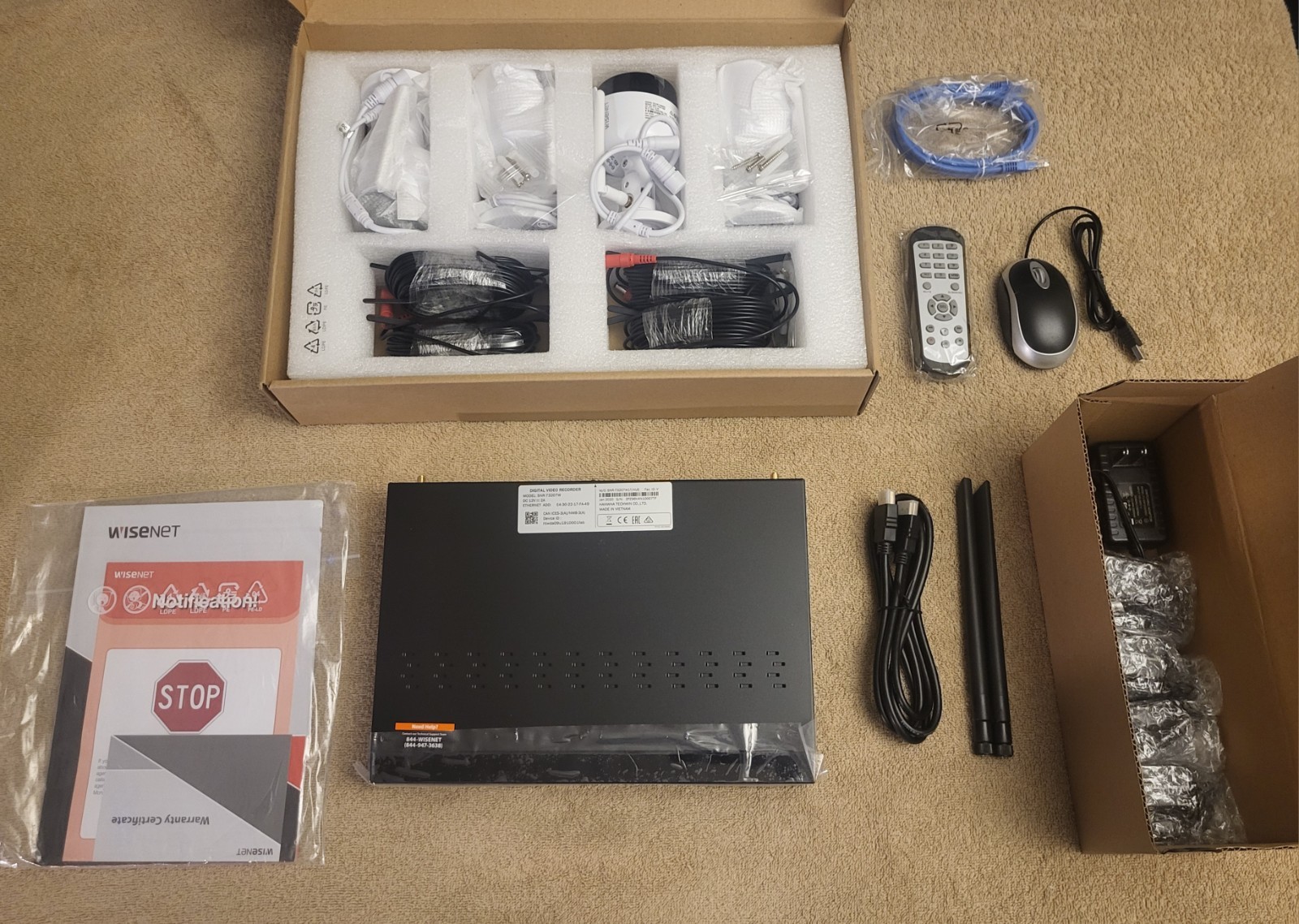 Wisenet SNK-B73047BW 1TB HD, 4 Bullet Cameras 1080p Dual Antenna Indoor/Outdoor