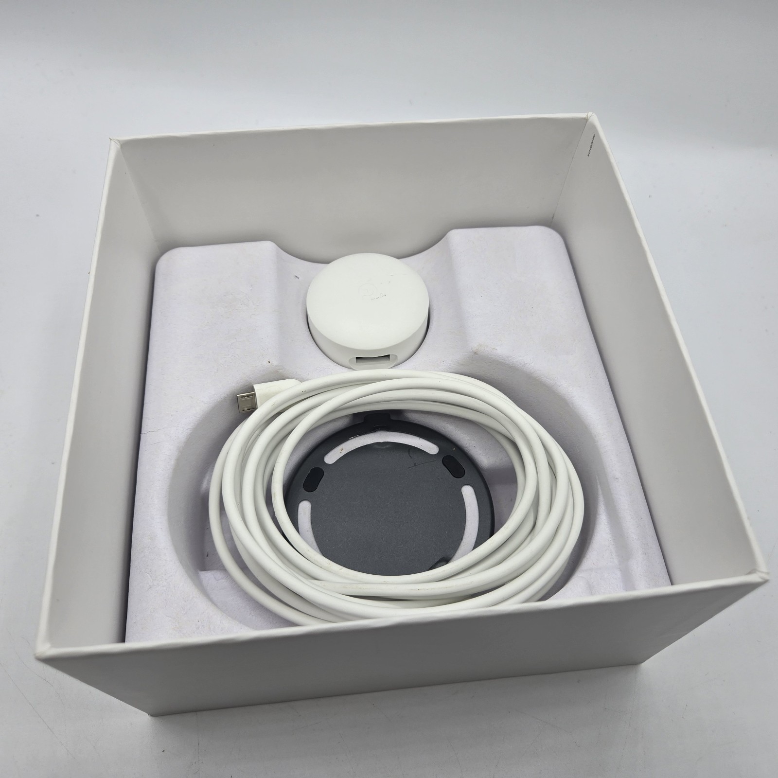 Google Nest NC1102ES Cam Indoor Security Camera 1st Gen – Complete In Box